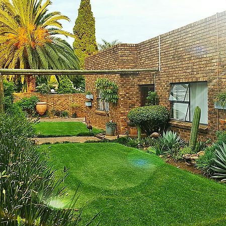 Midrand Guesthouse - Tasa Ngoại thất bức ảnh