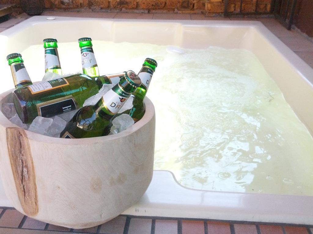 Midrand Guesthouse - Tasa Ngoại thất bức ảnh