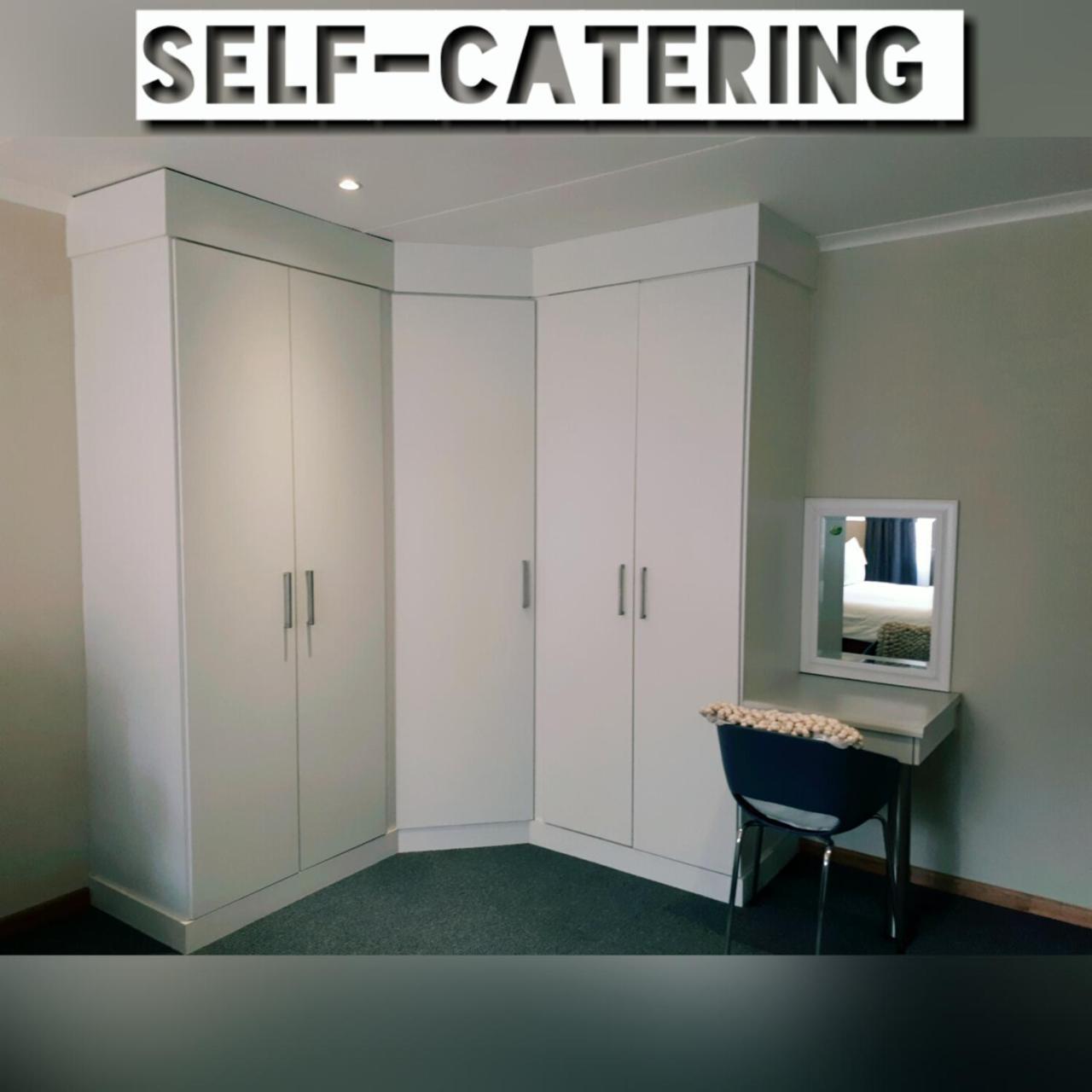 Midrand Guesthouse - Tasa Ngoại thất bức ảnh