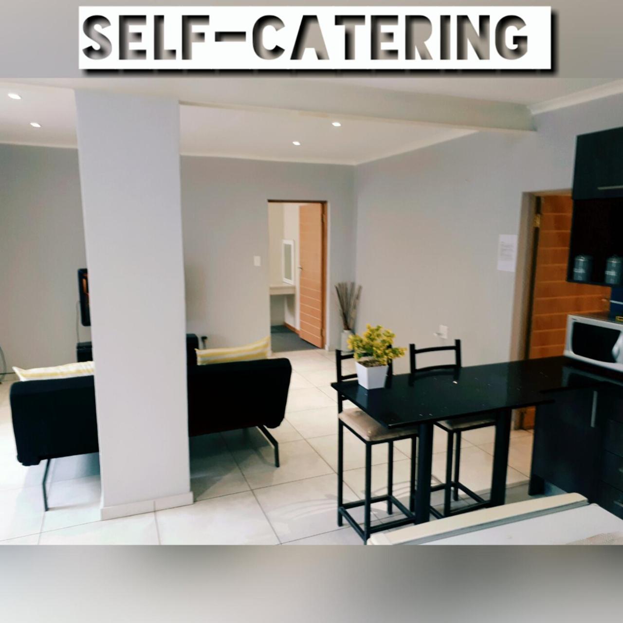 Midrand Guesthouse - Tasa Ngoại thất bức ảnh