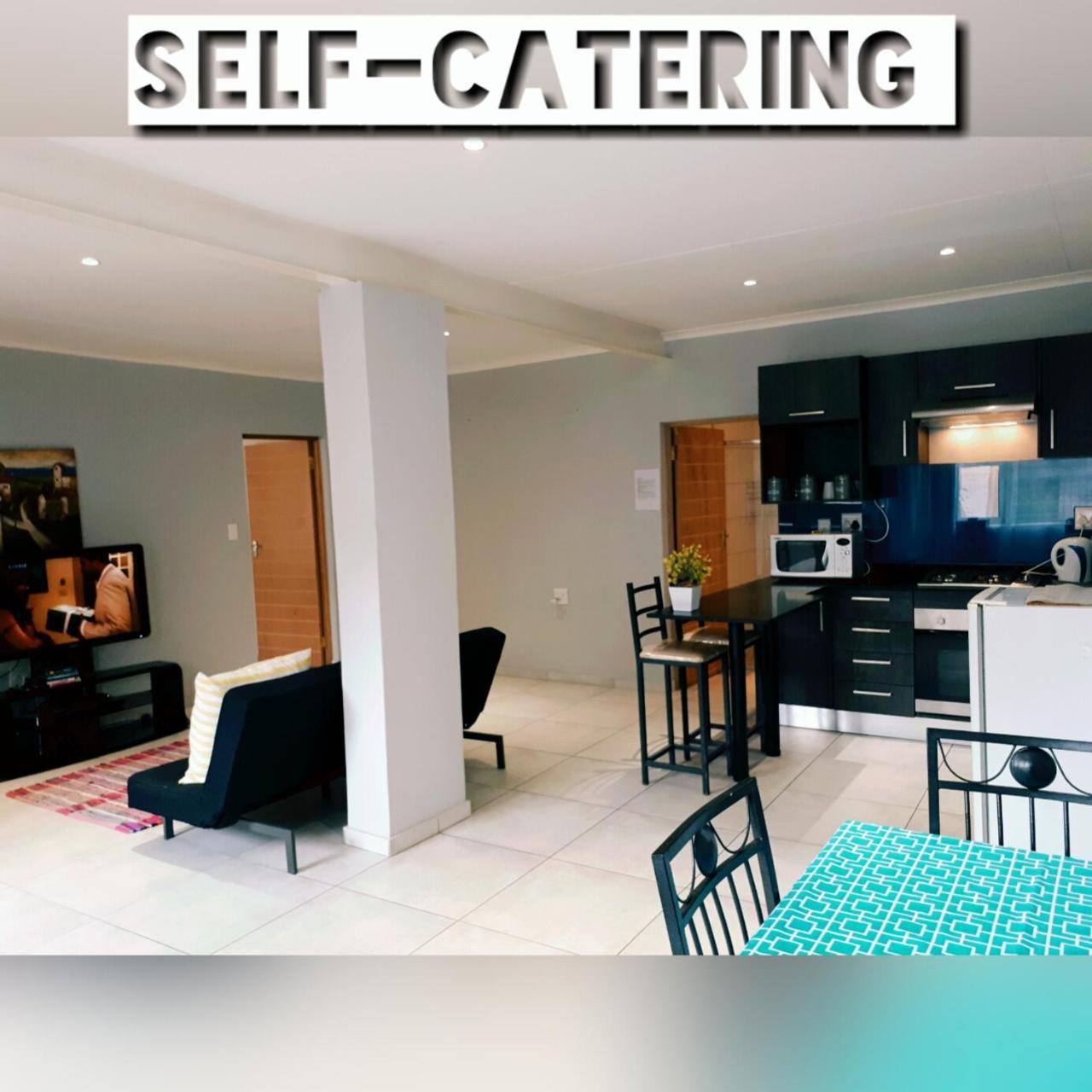 Midrand Guesthouse - Tasa Ngoại thất bức ảnh